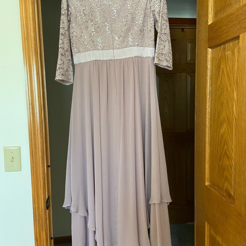 Dress - Picture 2 of 5
